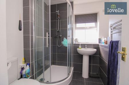 5 bedroom Detached house for sale in Yews Lane, Laceby, DN37
