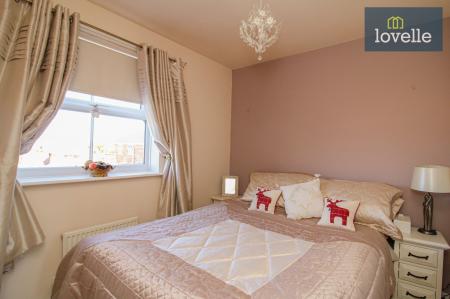 5 bedroom Detached house for sale in Yews Lane, Laceby, DN37