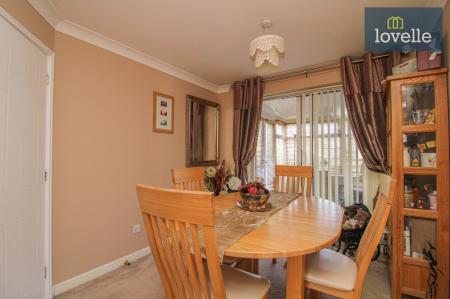 5 bedroom Detached house for sale in Yews Lane, Laceby, DN37