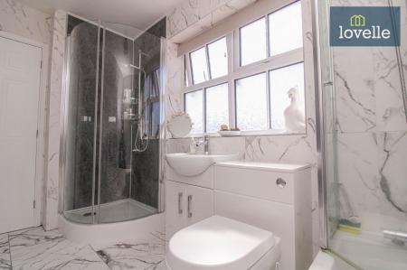 5 bedroom Detached house for sale in Yews Lane, Laceby, DN37