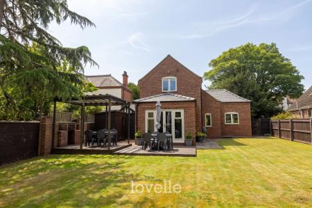 3 bedroom Detached house for sale in Welholme Road, Grimsby, DN32