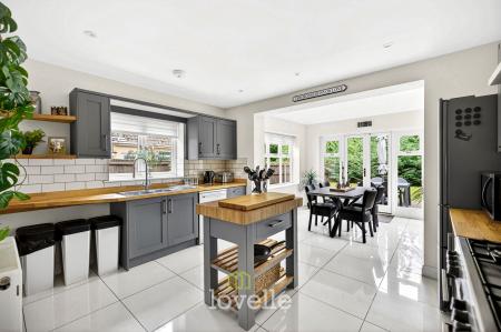 3 bedroom Detached house for sale in Welholme Road, Grimsby, DN32