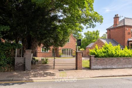3 bedroom Detached house for sale in Welholme Road, Grimsby, DN32