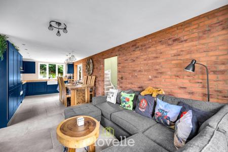 4 bedroom Detached house for sale in Kristen Turton Close, Holton-Le-Clay, DN36
