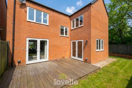 4 bedroom Detached house for sale in Kristen Turton Close, Holton-Le-Clay, DN36