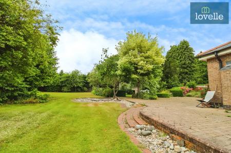 5 bedroom Detached bungalow for sale in Waltham Road, Brigsley, DN37