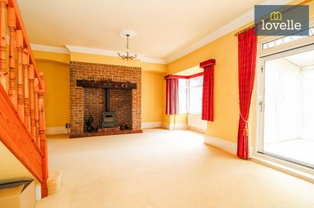 5 bedroom Detached bungalow for sale in Waltham Road, Brigsley, DN37