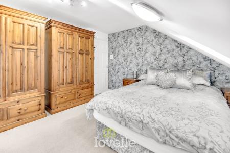 4 bedroom Detached house for sale in Cravens Lane, Habrough, DN40