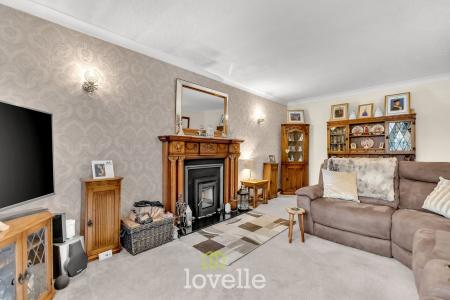 4 bedroom Detached house for sale in Cravens Lane, Habrough, DN40