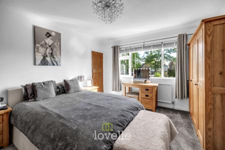 4 bedroom Semi-detached house for sale in Waltham Road, Grimsby, DN33