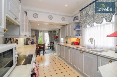 3 bedroom Detached house for sale in Welholme Avenue, Grimsby, DN32