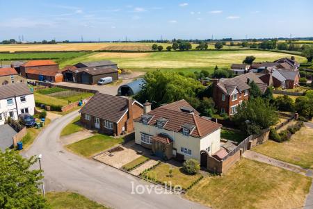 3 bedroom Detached house for sale in North End, Keelby, DN41