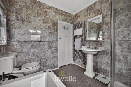 3 bedroom Semi-detached house for sale in Devonshire Avenue, Grimsby, DN32