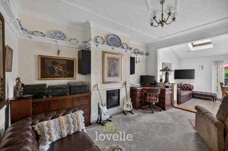 3 bedroom Semi-detached house for sale in Devonshire Avenue, Grimsby, DN32