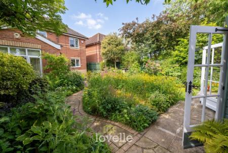 4 bedroom Detached house for sale in Wisteria Drive, Healing, DN41