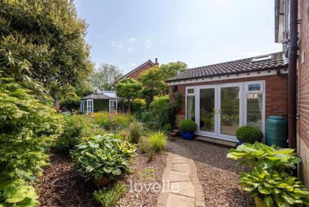 4 bedroom Detached house for sale in Wisteria Drive, Healing, DN41