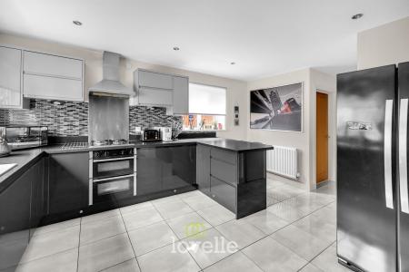 4 bedroom Detached house for sale in Bellflower Road, Grimsby, DN33