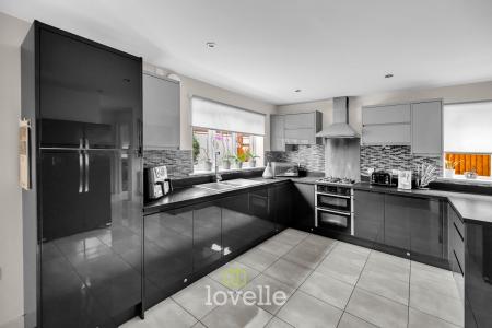 4 bedroom Detached house for sale in Bellflower Road, Grimsby, DN33