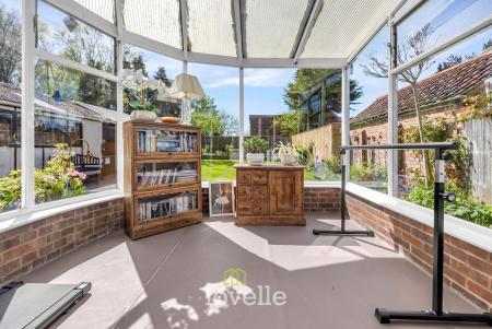 3 bedroom Detached house for sale in The Cresta, Grimsby, DN34