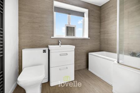 3 bedroom Detached house for sale in School Road, South Killingholme, DN40