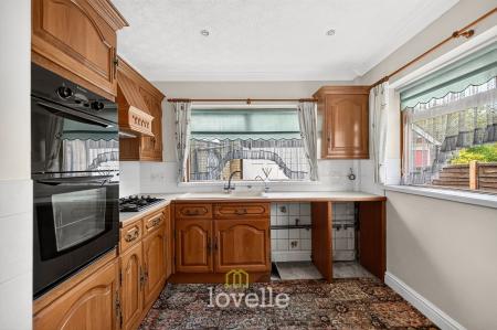3 bedroom Detached bungalow for sale in Pelham Avenue, Grimsby, DN33