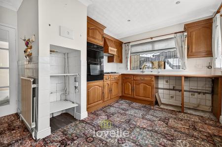 3 bedroom Detached bungalow for sale in Pelham Avenue, Grimsby, DN33