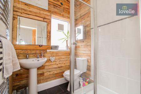 4 bedroom Semi-detached house for sale in Portland Avenue, Grimsby, DN32