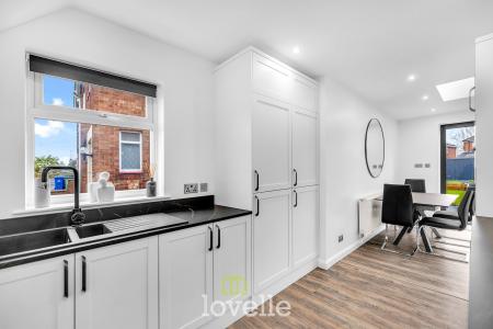3 bedroom Semi-detached house for sale in Danesfield Avenue, Waltham, DN37