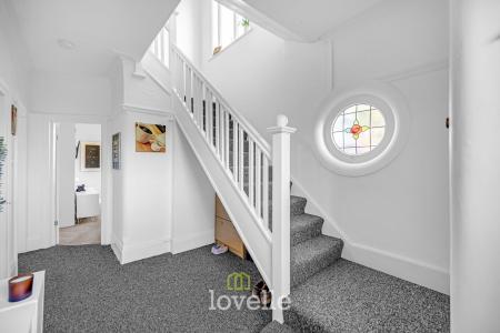 4 bedroom Detached house for sale in Weelsby Road, Grimsby, DN32