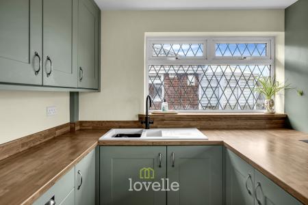 3 bedroom Semi-detached bungalow for sale in Eastbourne Way, Grimsby, DN33