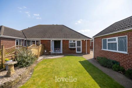 3 bedroom Semi-detached bungalow for sale in Eastbourne Way, Grimsby, DN33
