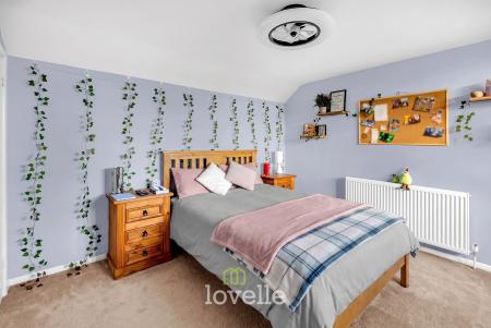 3 bedroom Semi-detached bungalow for sale in Eastbourne Way, Grimsby, DN33