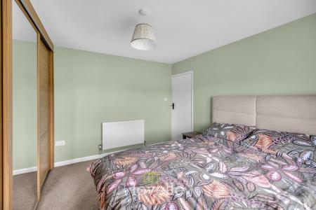 3 bedroom Semi-detached bungalow for sale in Eastbourne Way, Grimsby, DN33