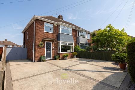 Summerfield Avenue, Waltham, DN37