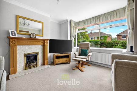 3 bedroom Semi-detached house for sale in Summerfield Avenue, Waltham, DN37