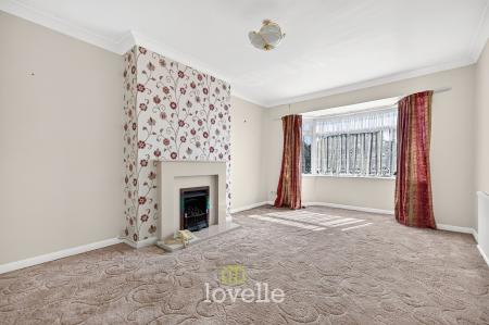 3 bedroom Semi-detached bungalow for sale in Holton Mount, Holton-Le-Clay, DN36