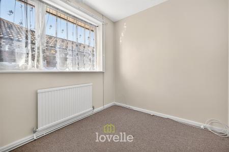 3 bedroom Semi-detached bungalow for sale in Holton Mount, Holton-Le-Clay, DN36