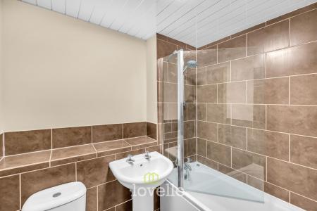 3 bedroom Semi-detached house for sale in Chapel Road, Habrough, DN40