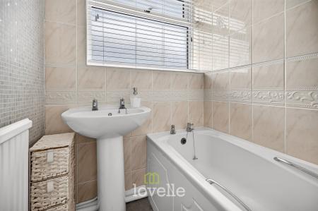 3 bedroom Semi-detached house for sale in Ancaster Avenue, Grimsby, DN33