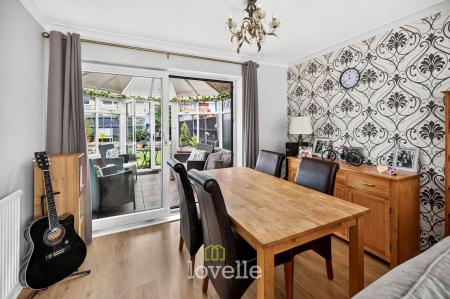 3 bedroom Semi-detached house for sale in Ancaster Avenue, Grimsby, DN33