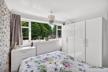 3 bedroom Semi-detached house for sale in Ancaster Avenue, Grimsby, DN33