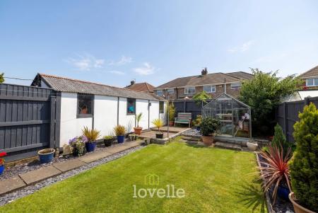 3 bedroom Semi-detached house for sale in Ancaster Avenue, Grimsby, DN33