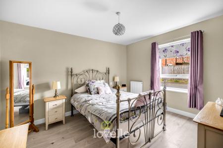 2 bedroom Semi-detached house for sale in The Cedars, Grimsby, DN34