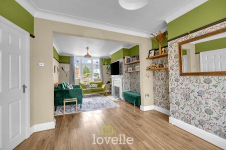3 bedroom Semi-detached house for sale in Shaftesbury Avenue, Grimsby, DN34