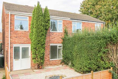 3 bedroom Semi-detached house for sale in Beverley Close, Holton-Le-Clay, DN36