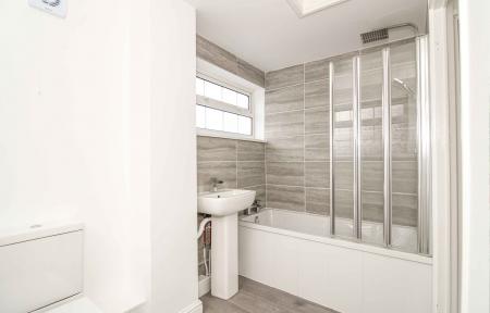 3 bedroom Semi-detached house for sale in Beverley Close, Holton-Le-Clay, DN36