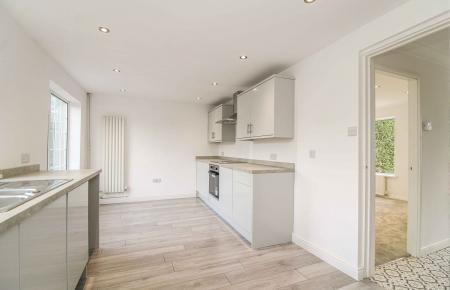 3 bedroom Semi-detached house for sale in Beverley Close, Holton-Le-Clay, DN36