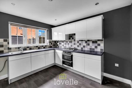 2 bedroom Semi-detached house for sale in Tealby Close, Immingham, DN40