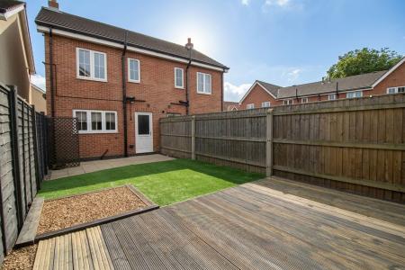 2 bedroom Semi-detached house for sale in Tealby Close, Immingham, DN40