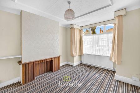 3 bedroom Terraced House for sale in Chelmsford Avenue, Grimsby, DN34